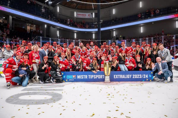 Hokejisti Třinca získali piaty titul za sebou a šiesty v klubovej histórii.