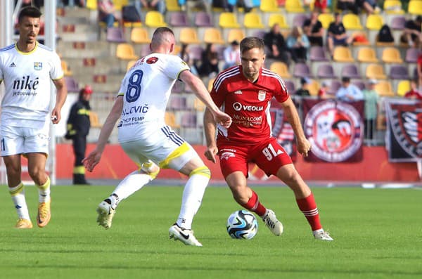 Na snímke Dávid Gallovič (Košice) a Jakub Považanec (Banská Bystrica).