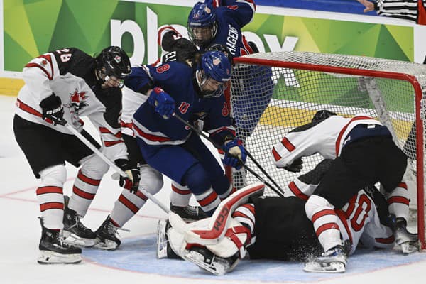 Hráči Kanady zdolali vo finále MS U18 hokejistov Ameriky výsledkom 6:4.