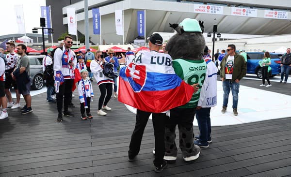 Slovenskí fanúšikovia zaplavili Ostravu.