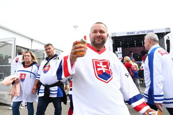 Slovenskí fanúšikovia vytvorili v Ostrave výbornú atmosféru.