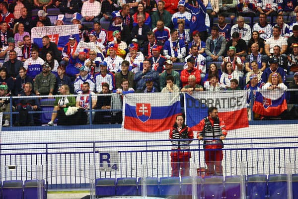 Fanúšikovia na zápase Slovensko - Nemecko počas MS 2024.