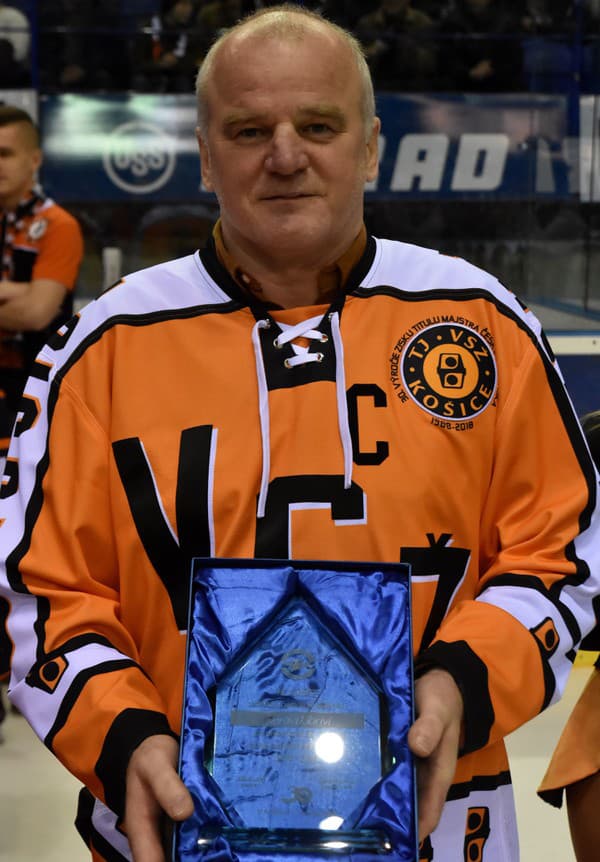 Bývalý skvelý hokejový reprezentant Igor Liba.