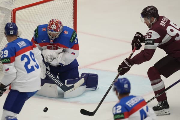 Slovenský brankár Samuel Hlavaj je po 10 dňoch šampionátu lídrom medzi brankármi.