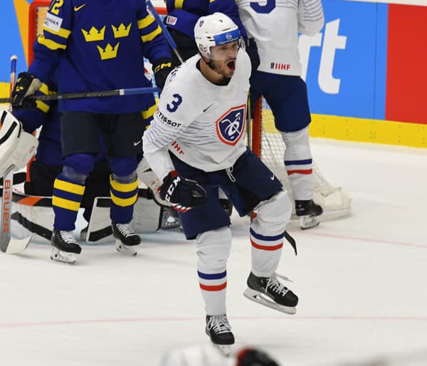 Hokejisti Švédska porazili Francúzsko 3:1.