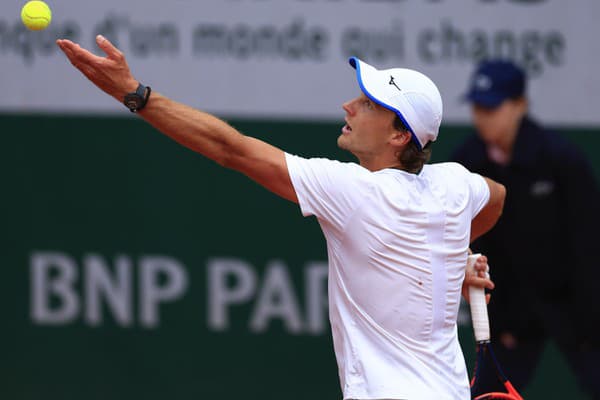 Slovenský tenista Jozef Kovalík sa prebojoval už do 3. kola dvojhry na grandslamovom turnaji Roland Garros.