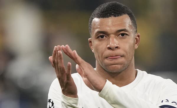 Mbappé je spájaný s prestup do Realu Madrid a Saudskej Arábie. 