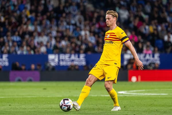 Frenkie de Jong (v drese Barcelony) bude patriť medzi najväčších boháčov na EURO 2024