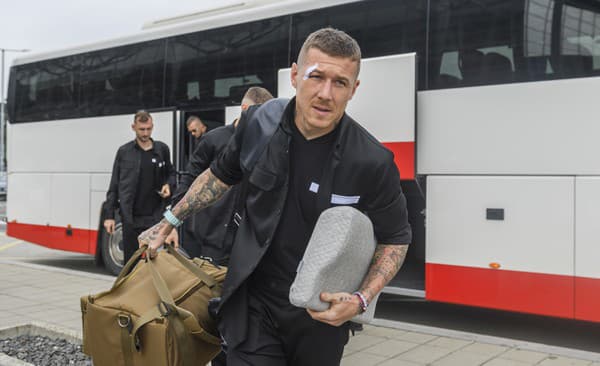 Slovenský futbalista Juraj Kucka pred odchodom slovenského futbalového tímu na majstrovstvá Európy.