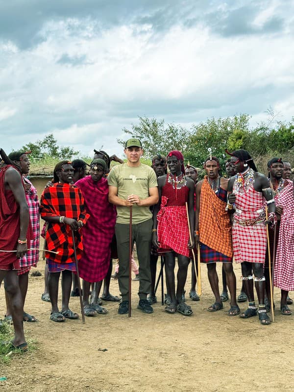  Martin Fehérváry medzi africkými domorodcami.