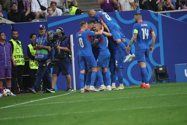 Slovenská gólová radosť po zásahu Ivana Schranza proti Ukrajine