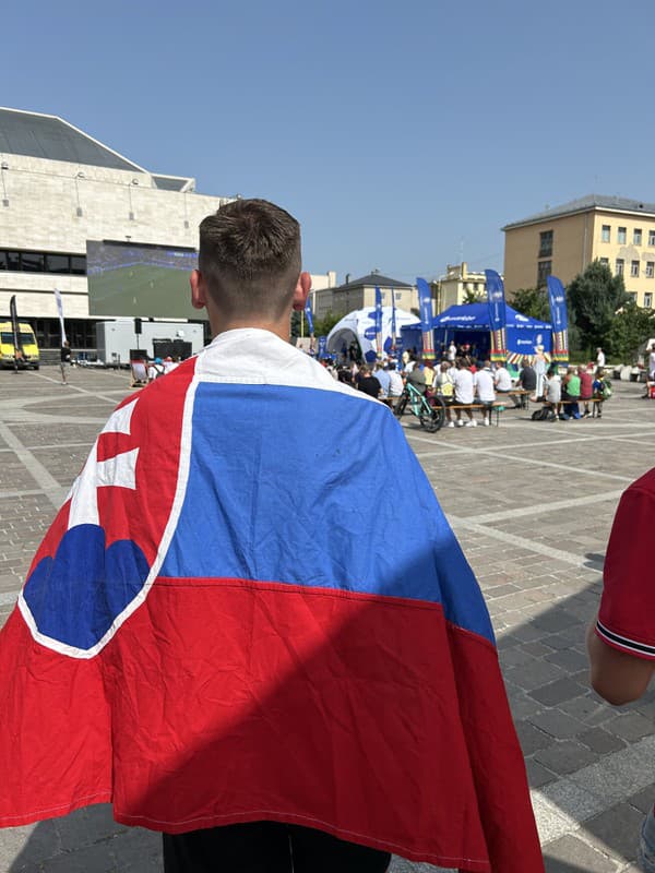 Už niekoľko týždňov žije futbal aj TV Markíza. Tá i celé futbalové Slovensku bude v stredu proti Rumunsku fandiť našej reprezentácii, ktorá hrá o postup do osemfinále.