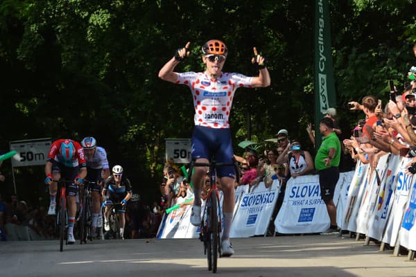 Druhá etapa pretekov Okolo Slovenska 2024 objektívmi fotoaparátov.