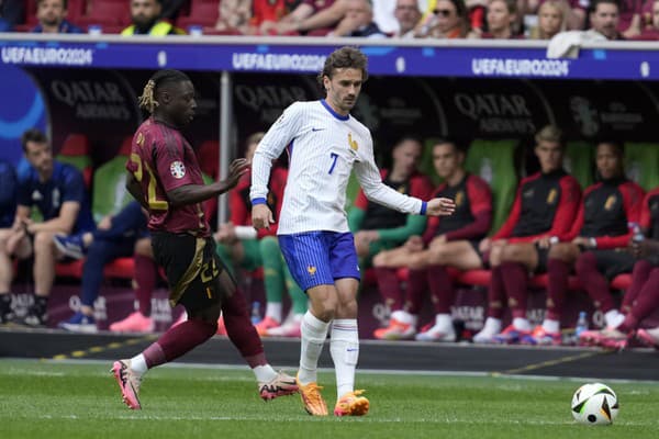 Francúzi porazili Belgičanov výsledkom 1:0 a postúpili do štvrťfinále.