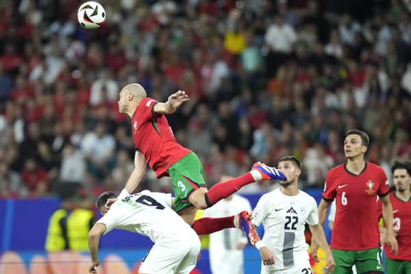 Portugalci zdolali Slovinsko 1:0 po pokutových kopoch.