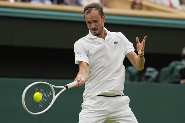 Ruský tenista Daniil Medvedev bol v zápase Wibledonu poriadne zmätený.