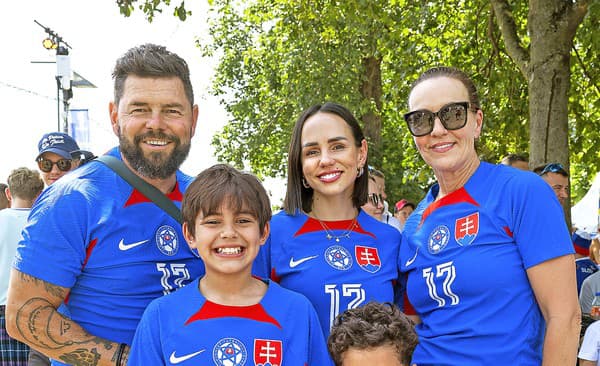 Hamšíkova sestra Miška si EURO 2024 užívala so synmi a rodičmi Richardom a Renátou.