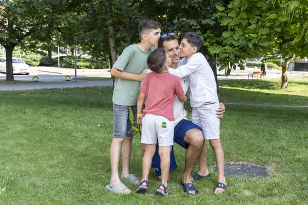 Traja synovia vodáka Beňuša - Simon, Tobiáš a Sebastián ocina pred odchodom na OH vybozkávali.