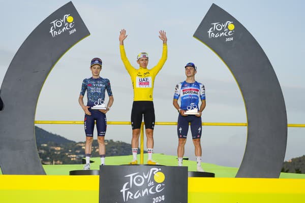 Slovinec Tadej Pogačar sa stal tretíkrát celkovým víťazom Tour de France.