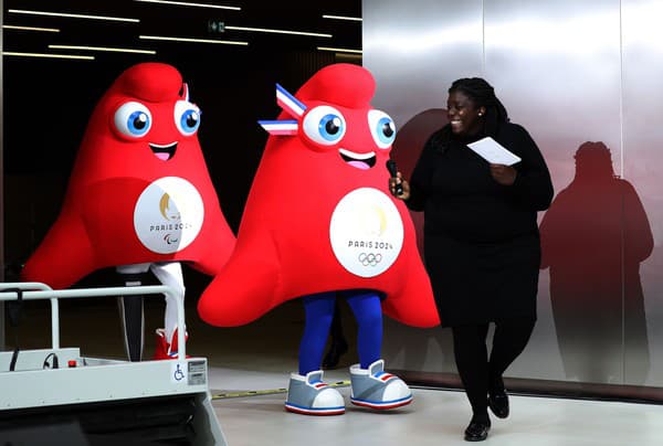 Maskot bude mať podobu Frýgickej čiapky, ktorá sa stala symbolom slobody v období Veľkej francúzskej revolúcie.