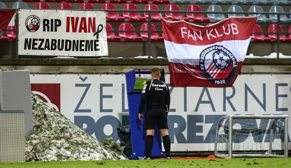 Systém VAR je dôležitou pomôckou pre futbalových rozhodcov po celom svete.