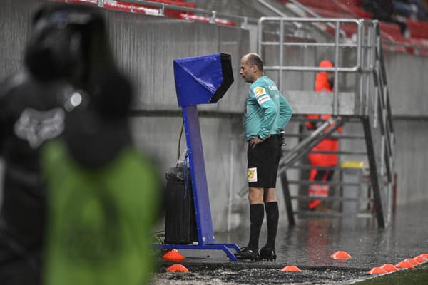 Systém VAR je dôležitou pomôckou pre futbalových rozhodcov po celom svete.