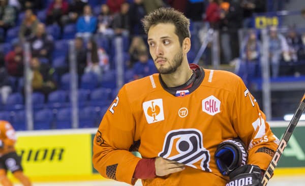 Slovenský hokejový útočník Filip Krivošík sa vrátil do HC Košice. 