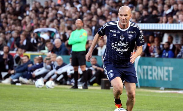 Dres Bordeaux si v histórii obliekli hráči ako legendárny Zinedine Zidane (na foto), Yoann Gourcuff, Jules Koundé či Aurélien Tchouaméni. 
