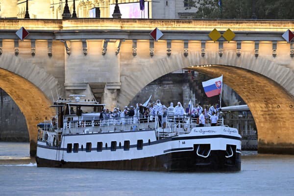 Slovenská výprava na otváracom ceremoniáli OH 2024.