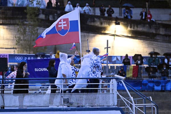 Slovenská výprava na otváracom ceremoniáli OH 2024.