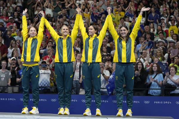 Austrálčanky v zložení Mollie O'Callaghanová, Shayna Jacková, Emma McKeonová a Meg Harrisová vytvorili v sobotu nový olympijský rekord s časom 3:28,92 minúty.