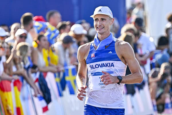 Na snímke slovenský chodec Dominik Černý na trati počas chôdze mužov na 20 km.