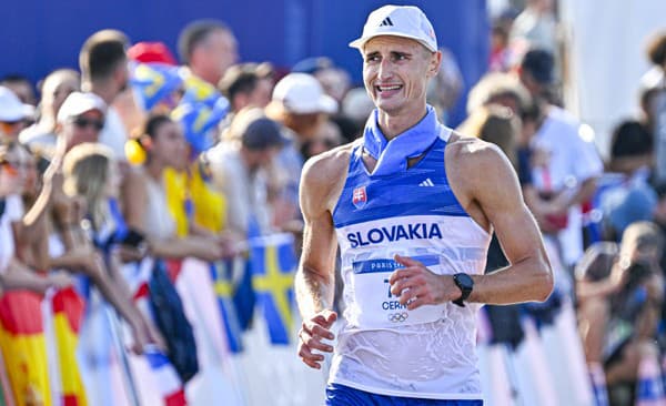 Na snímke slovenský chodec Dominik Černý na trati počas chôdze mužov na 20 km.