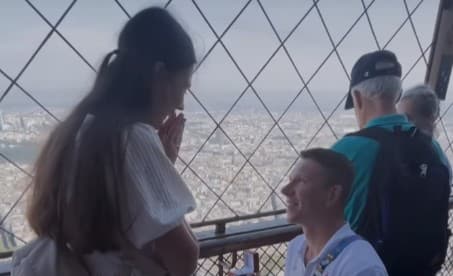 Zásnubný prsteň vytiahol Jakub Vančo počas OH v Paríži priamo na Eiffelovej veži. 