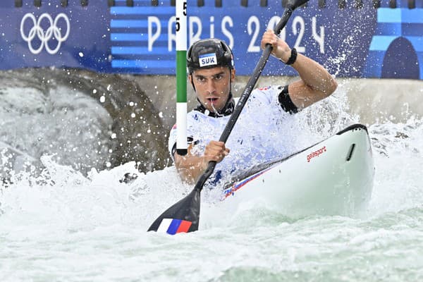 Na snímke slovenský vodný slalomár Jakub Grigar na trati počas semifinále v kategórii K1 mužov.