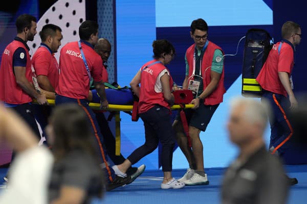 Slovenská plavkyňa Tamara Potocká po rozplavbe skolabovala a skončila v rukách zdravotníkov.