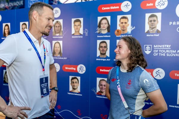 Zlatý chodec z Ria 2016 Matej Tóth prišiel na pár dní ako fanúšik do Paríža a stretol sa v Slovenskom dome aj s vodáčkou Zuzanou Paňkovou.