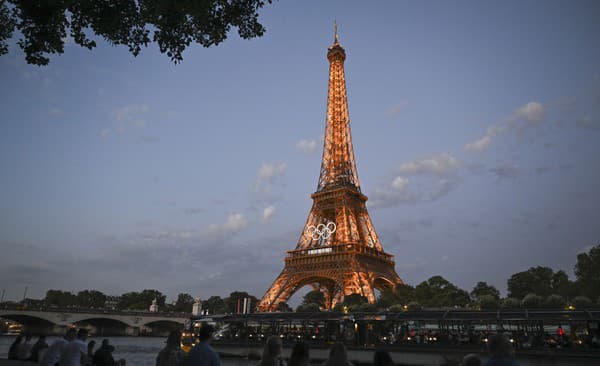 Parížska dominanta Eiffelova veža.