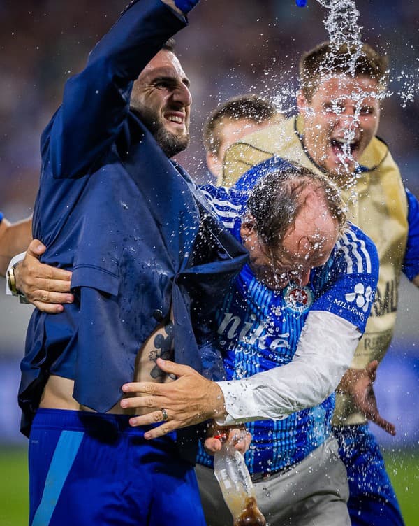 Do najslávnejšej futbalovej súťaže sveta sa premiérovo prebojoval aj slovenský klub Slovan Bratislava.