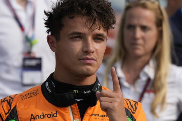 Brit Lando Norris z tímu McLaren.