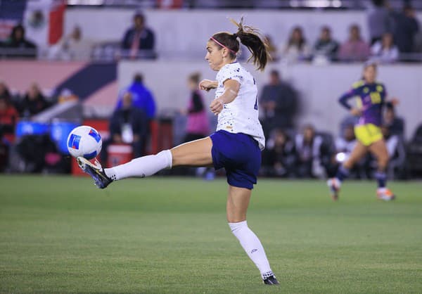 Futbalistka Alex Morganová v reprezentačnom drese USA.