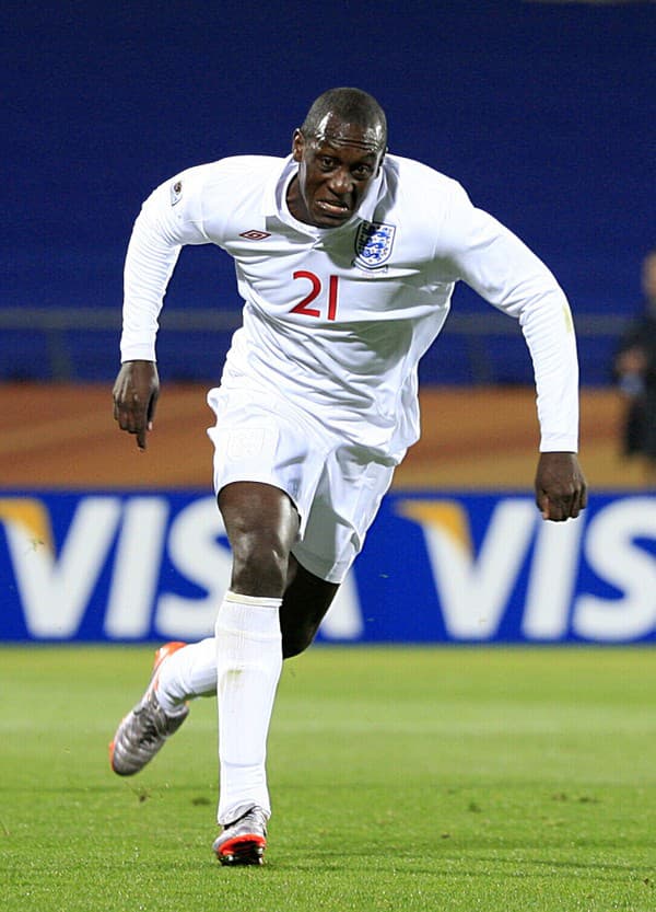 Bývalý anglický reprezentant Emile Heskey. 