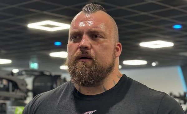 Britský silák Eddie Hall.