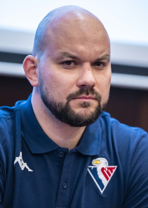 Na snímke výkonný riaditeľ klubu HC Slovan Bratislava Peter Kúdelka.