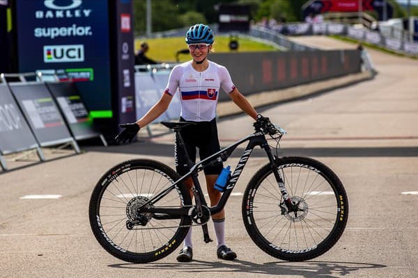 Slovenská cyklistka Viktória Chladoňová získala v juniorskej kategórii striebornú medailu v individuálnej časovke na majstrovstvách sveta v Zürichu.