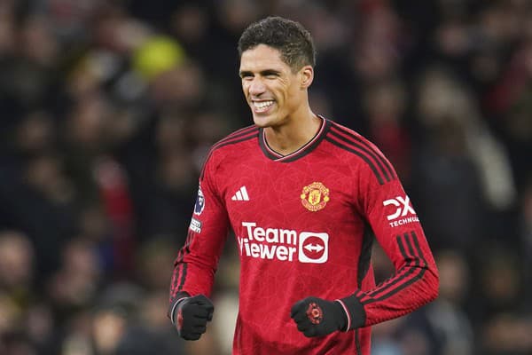 Francúzsky futbalista Raphael Varane ukončil svoju aktívnu športovú kariéru. Mal len 31 rokov. 