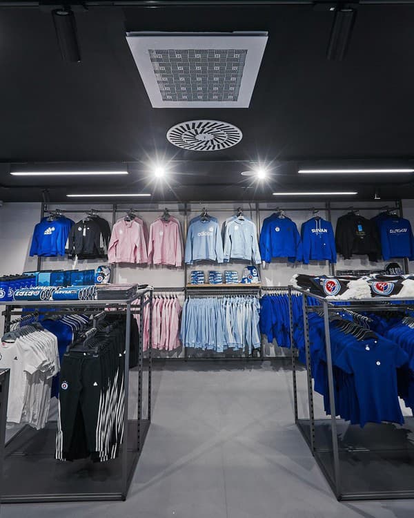 Nový fanshop Slovana Bratislava bol oficiálne otvorený.