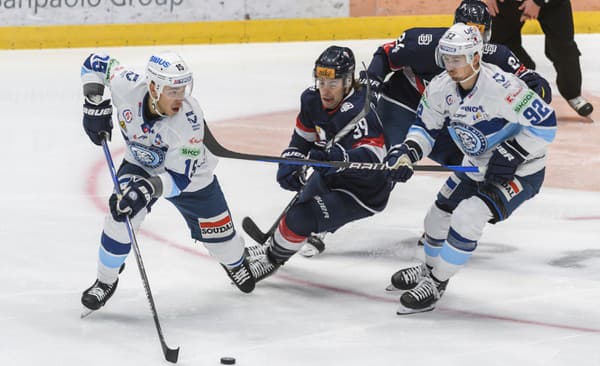 Josh Kestner (vľavo) v drese Nitry.