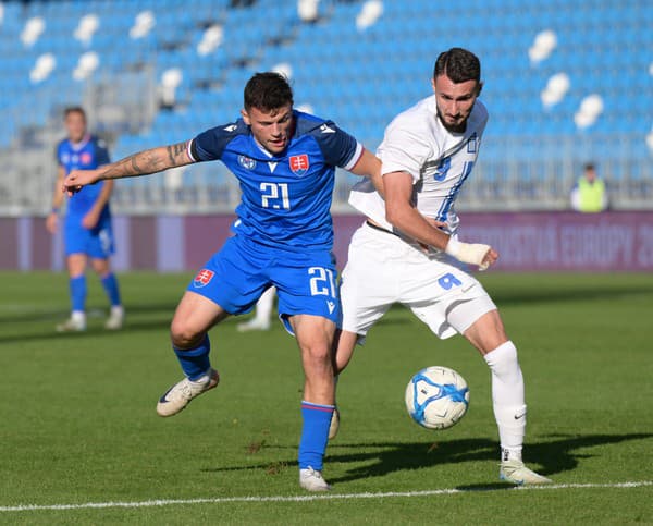 Zľava Samuel Kopásek (Slovensko) a Giannis Niarchos (Grécko) v súboji