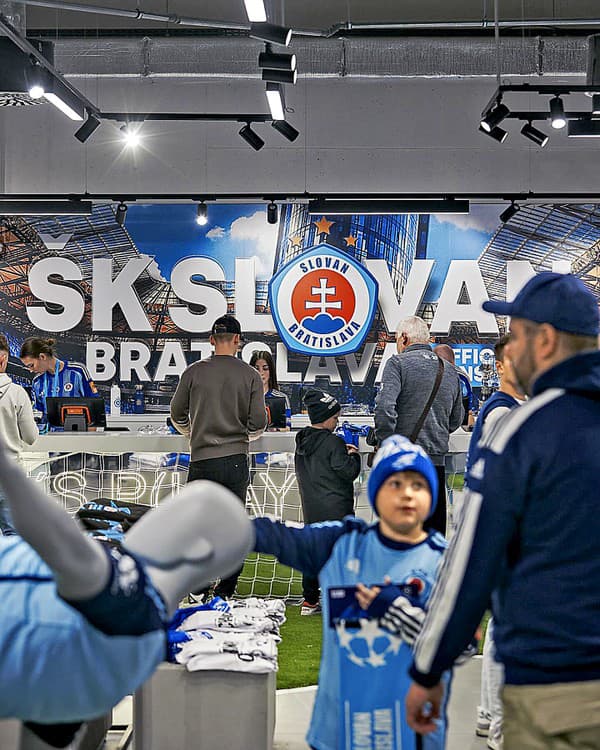 Futbalový fanshop ŠK Slovan Bratislava. 